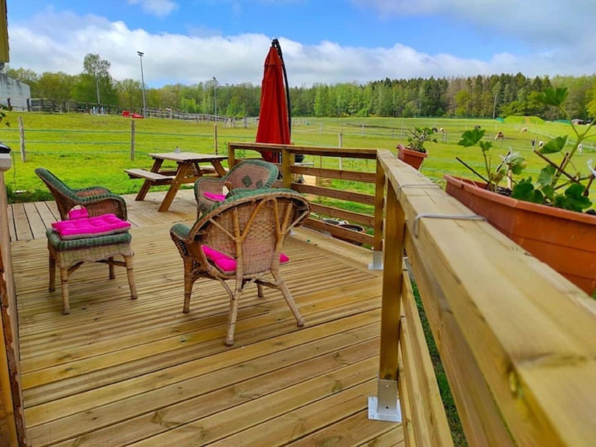 Cozy Holiday Home In Givonne Zewnętrze zdjęcie